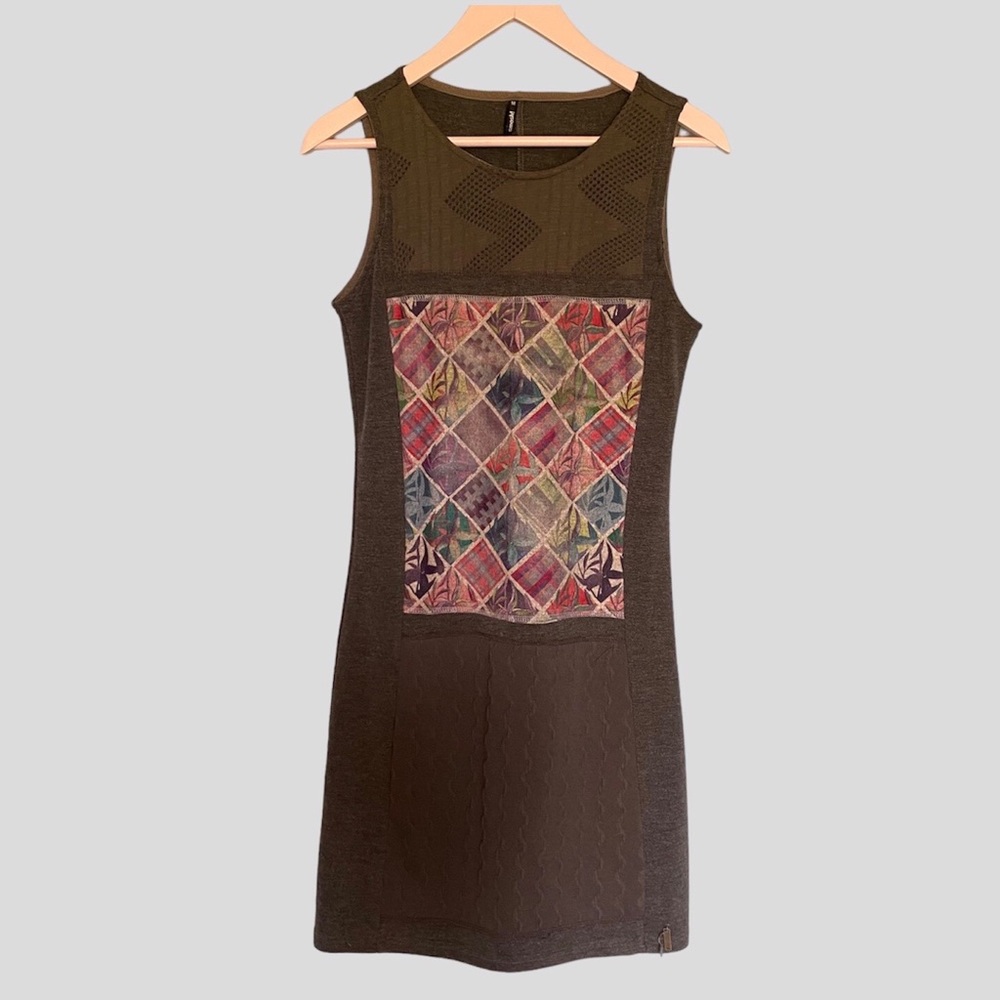 Smash! Sleeveless Dress
